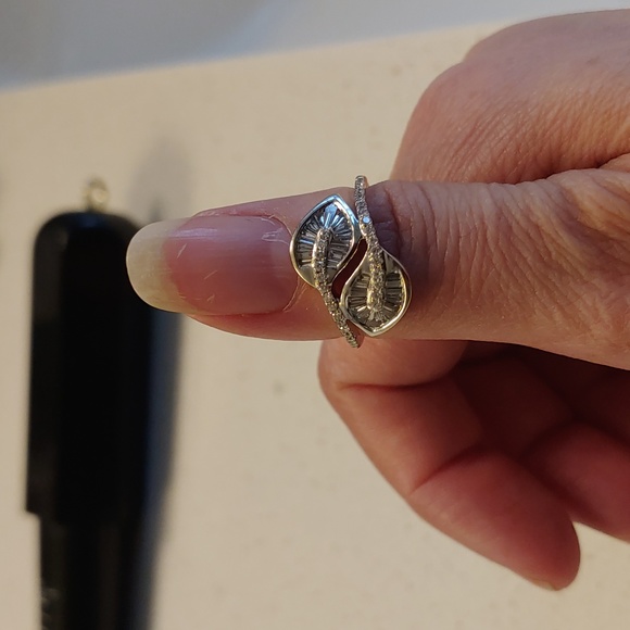 14k diamond white gold ring size 6 - Picture 6 of 7